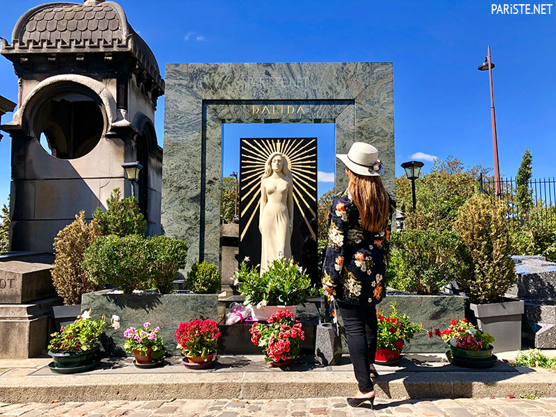 Dalida ile Paris'te Bir Gün Pariste.Net Montmartre Mezarlığı, Dalida'nın mezarı Esra Tanrıverdi