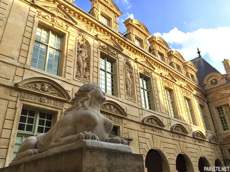 Hotel de Sully in Paris.Net