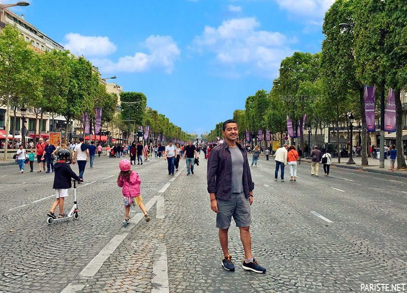 Paris Champs-Elysées Bulvarı Ayda Bir Kez Yayaların Pariste.Net Ahmet Ore