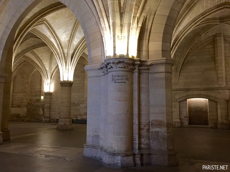 Conciergerie Marie Antoinette'in Hapisanesi Paris Pariste.Net